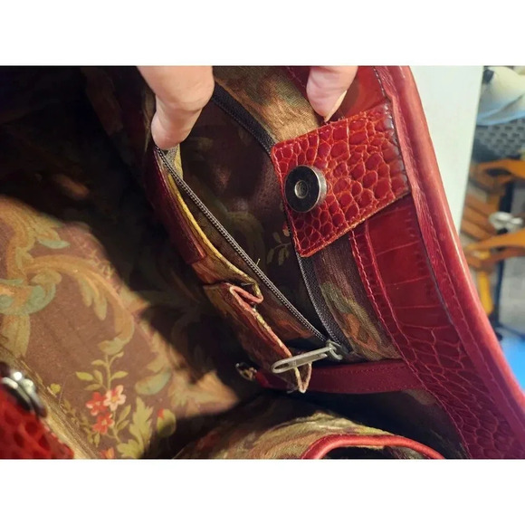 Vintage Brighton Croc Embossed Patent Double-Heart Structured Shoulder Bag - Picture 7 of 15